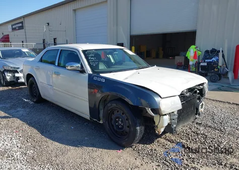 2008 Chrysler 300 Touring из США, поврежденный, VIN 2C3KA53G08H255822